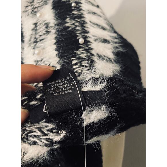 Cejon Knitted Black & White Pearl Detail Blanket Knit Warm Scarf Women - Picture 9 of 9